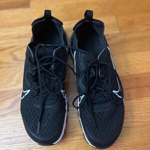 Nike React Vision Essential Black and White